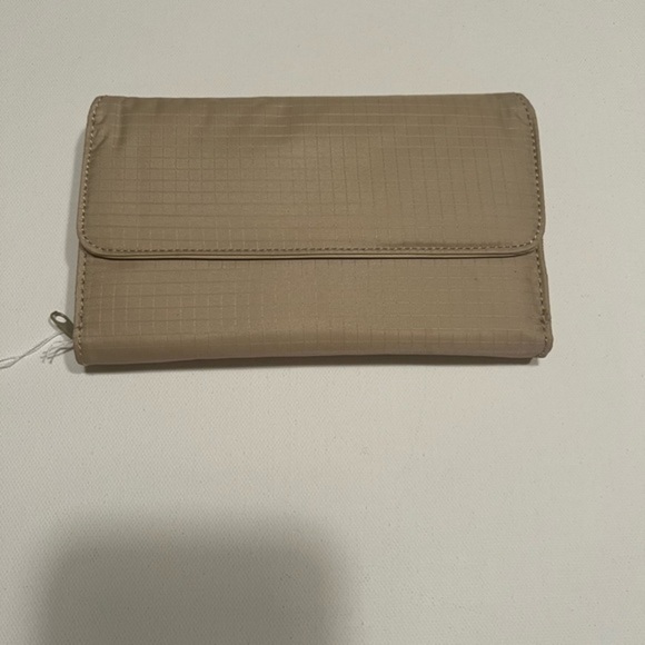 Source Unknown Accessories - NWT Polyester‎ Women's Credit Card Wallet🔥🔥💰💰(C4)